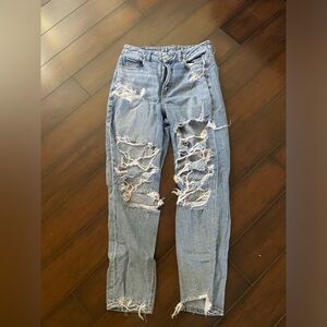 American Eagle women’s high rise mom ripped jeans